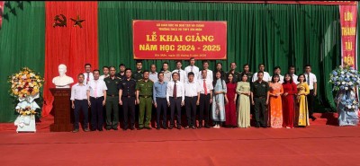 trường THCS Và THPT Xín Mần long trọng tổ chức Lễ khai giảng năm học 2024 - 2025